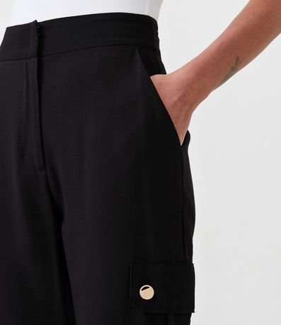 Pantalón Zanahoria en Viscosa con Bolsillo Cargo 4