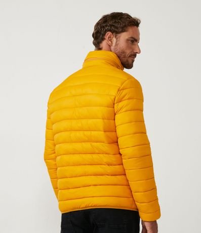 Campera Ultraliviana Básica en Poliamida con Cuello Alto 3