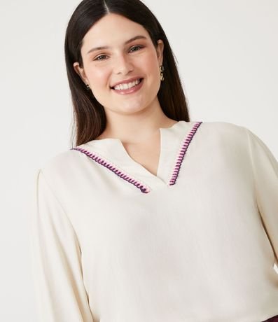Blusa Bata en Viscosa con Detalle en el Escote Curve & Plus Size 4