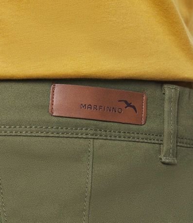Bermuda Slim en Sarga con Elastano 3