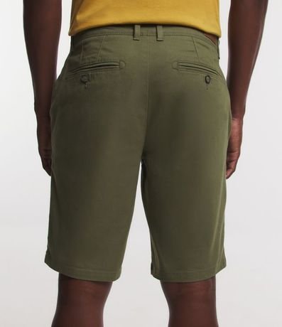 Bermuda Slim en Sarga con Elastano 5