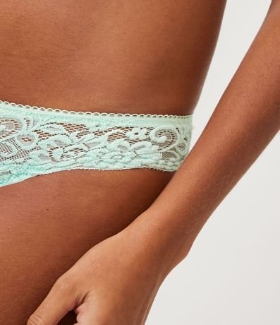Bombacha Bikini Hilo en Encaje Floral con Cintura Elástica 3