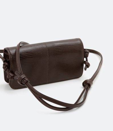 Billetera Sobre con Asa Transversal y Textura Croco 4