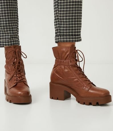 Bota Coturno en Cuero con Detalle Elástico 6