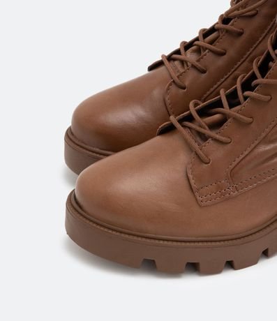 Bota Coturno en Cuero con Detalle Elástico 3