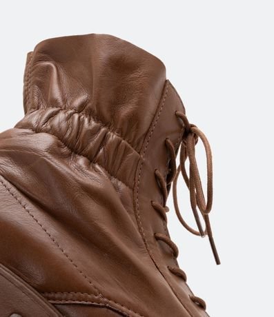 Bota Coturno en Cuero con Detalle Elástico 4