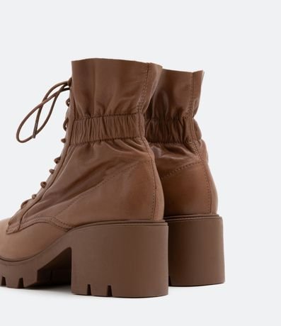 Bota Coturno en Cuero con Detalle Elástico 5