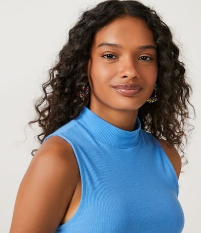 Blusa Cropped Básica sin Manga en Algodón con Cuello Alto 4