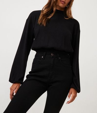 Blusa Cropped en RIbana con Cuello Alto y Manga Larga 4