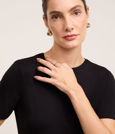 Blusa Básica en Viscosa con Escote Redondo 3