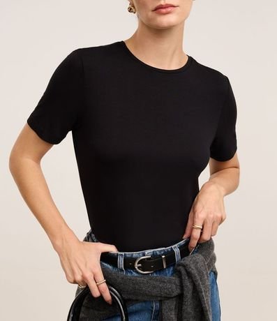 Blusa Básica en Viscosa con Escote Redondo 4