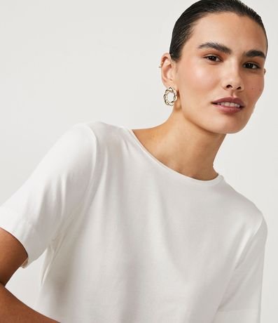 Blusa Básica en Viscosa con Escote Redondo 4
