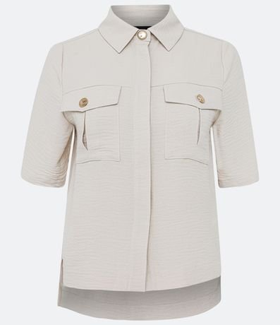 Camisa Texturizada con Bolsillos Delanteros y Botones Diferenciados 5