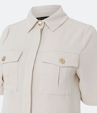 Camisa Texturizada con Bolsillos Delanteros y Botones Diferenciados 7