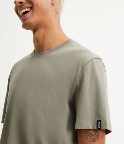 Remera Comfort Básica en Tejido Texturizado 6