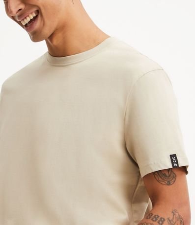 Remera Comfort Básica en Tejido Texturizado 5