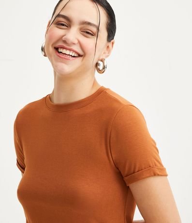 Blusa Básica en Viscosa con Manga Dobrada 5