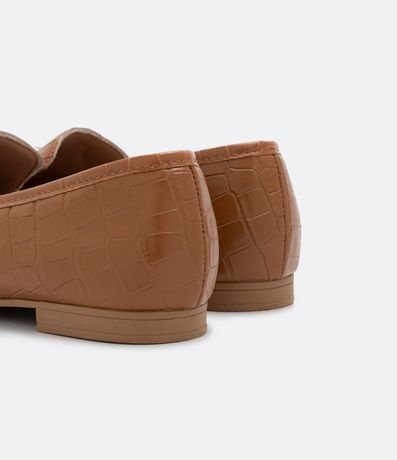 Zapato Loafer con Textura Croco y Detalle en la Parte Superior 3