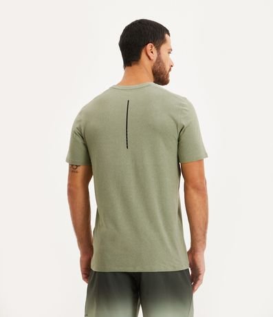 Remera Deportiva con Etiqueta en la Barra y Manga Corta 3