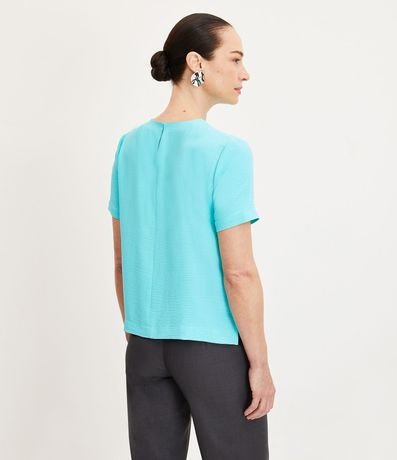 Blusa con Aberturas y Detalles de Pespuntes 4