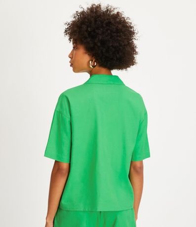 Camisa Manga Corta en Viscolino con Botones Geométricos 4