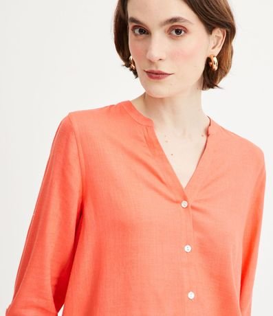Camisa en Viscolino con Escote V 4