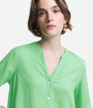 Camisa en Viscolino con Escote V 3