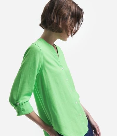 Camisa en Viscolino con Escote V 4