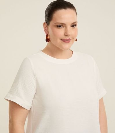 Blusa Manga Corta Texturizada con Detalle en el Cuello Curve & Plus Size 3