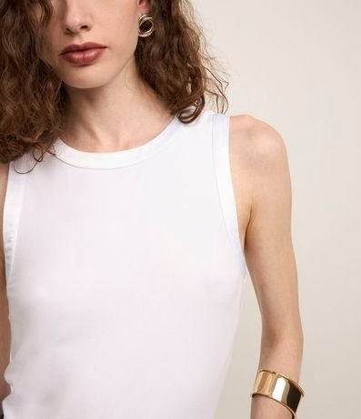 Blusa sin Manga en Punto de Viscosa con Detalle en Satén 3