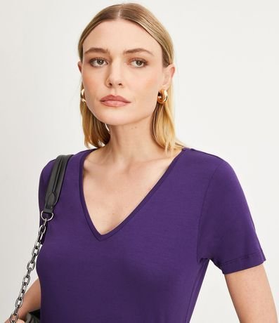 Blusa Básica en Viscosa con Escote V 4