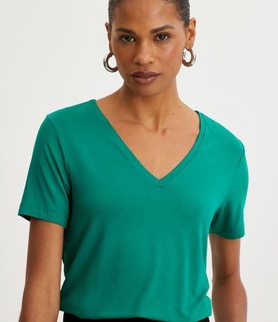 Blusa Básica en Viscosa con Escote V 4