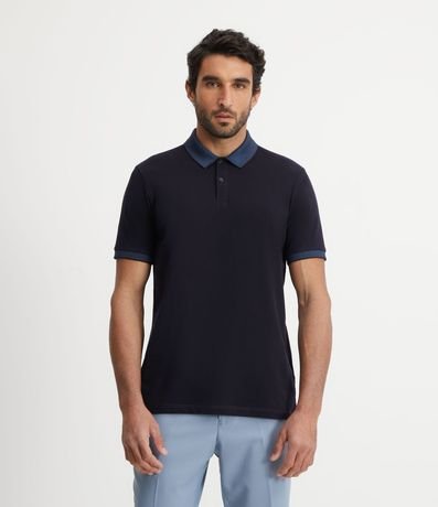 Polo Slim en Algodón con Botones y Detalles Contrastantes 5