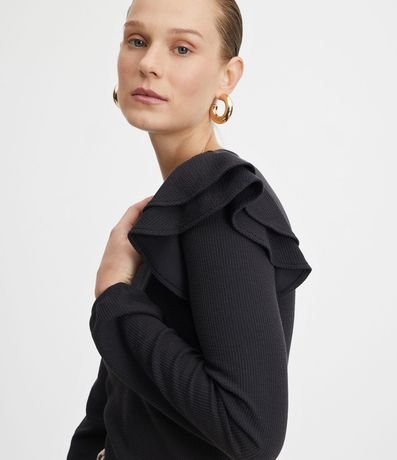 Blusa en Rib con Volados en los Hombros 1