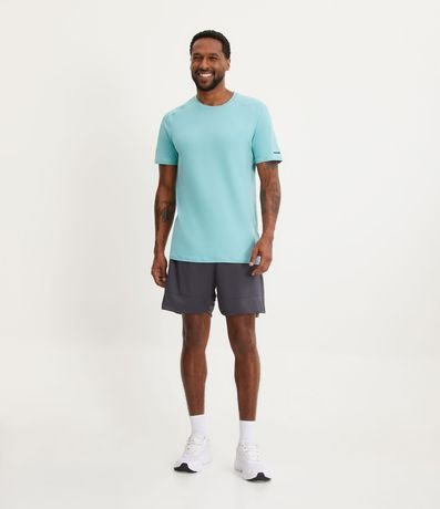 Remera Deportiva con Etiqueta en la Barra y Manga Corta 2