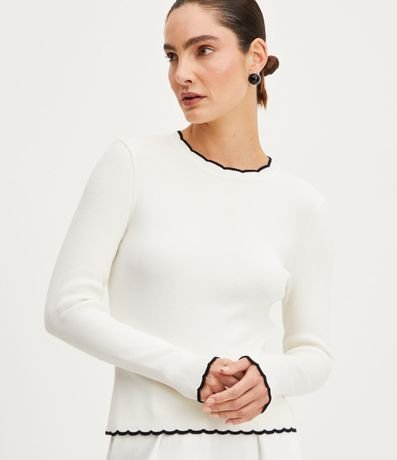 Blusa en Punto con Detalles en Ondinas Contrastantes en lo Dobladillo 1