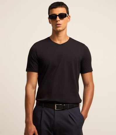 Remera Slim en Algodón Peruano con Cuello V