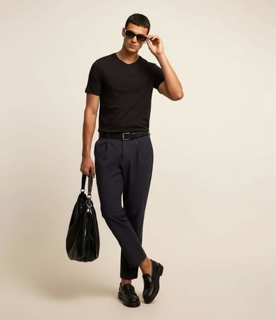 Remera Slim en Algodón Peruano con Cuello V