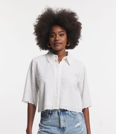 Camisa en Laise con Textura de Flores y Bajo Ondulado