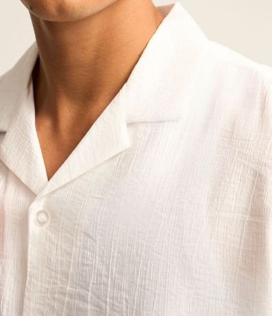 Camisa Slim en Viscosa con Textura Diferenciada y Cuello Inglés 3