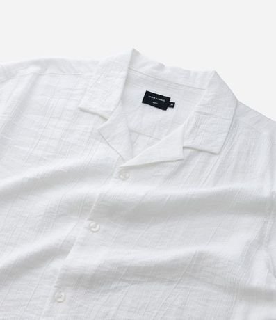 Camisa Slim en Viscosa con Textura Diferenciada y Cuello Inglés 8