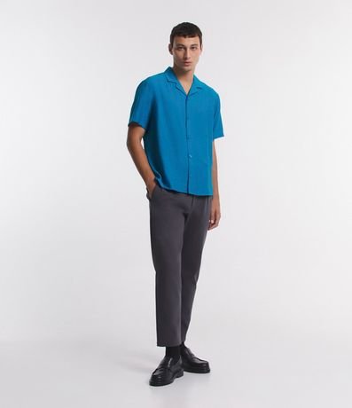 Camisa Slim en Viscosa con Textura Diferenciada y Cuello Inglés 2