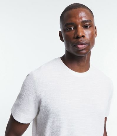 Remera Regular en Media Malla con Textura Diferenciada 3