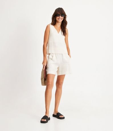 Short Recto en Viscolino con Detalle em la Cintura y Bolsillos