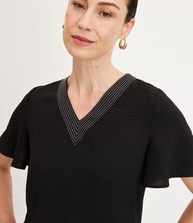 Blusa Manga Corta Texturizada con Costura Aparente en el Cuello V 3