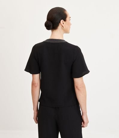 Blusa Manga Corta Texturizada con Costura Aparente en el Cuello V 5