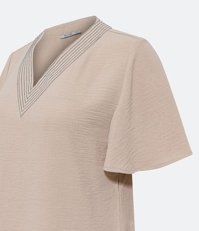Blusa Manga Corta Texturizada con Costura Aparente en el Cuello V 2
