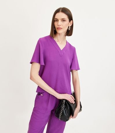Blusa Manga Corta Texturizada con Costura Aparente en el Cuello V