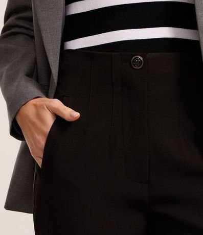 Pantalón Carrot Sastrería con Cintura Alta y Botón Contrastante 4