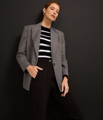 Pantalón Carrot Sastrería con Cintura Alta y Botón Contrastante 5